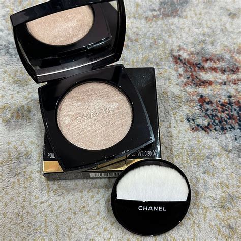 chanel highlighter powder.